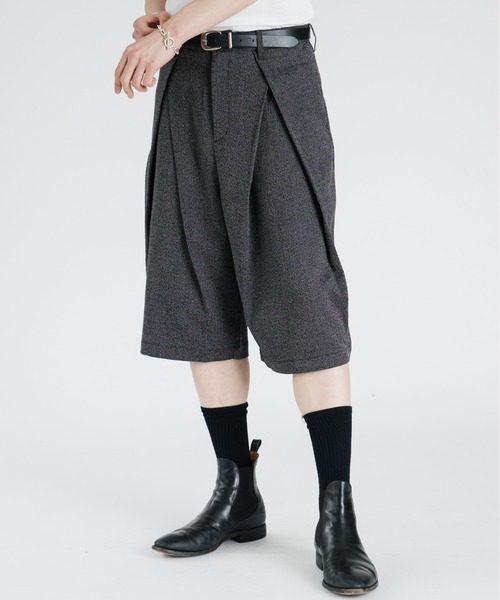 SINSS(シンス)の「Cross tuck wide shorts / クロスタックワイドショーツ(スラックス・メンズ・ブラック系その他/グレー系その他・MEDIUM/SMALL/X-SMALL/LARGE)」の12枚目の写真
