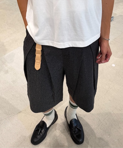 SINSS(シンス)の「Cross tuck wide shorts / クロスタックワイドショーツ(スラックス・メンズ・ブラック系その他/グレー系その他・MEDIUM/SMALL/X-SMALL/LARGE)」の19枚目の写真