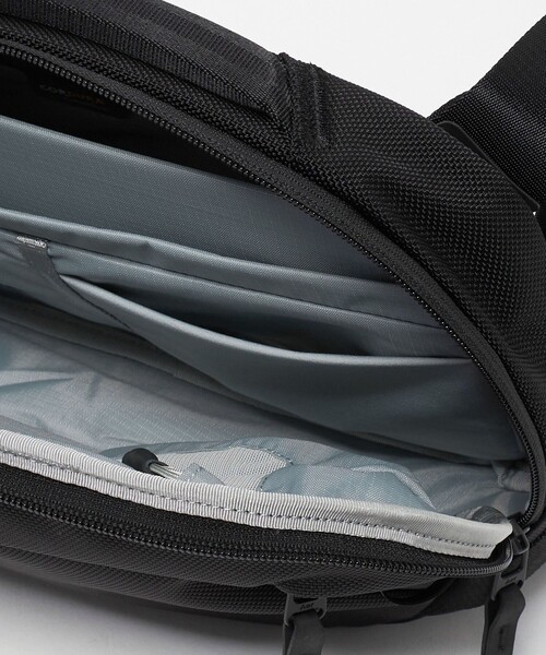 Aer（エアー）の「＜Aer＞デイ スリング 4 MAX ショルダー バッグ（ショルダーバッグ・メンズ・ブラック・FREE）」の9枚目の写真