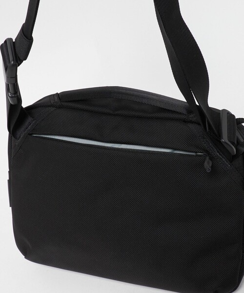 Aer（エアー）の「＜Aer＞デイ スリング 4 MAX ショルダー バッグ（ショルダーバッグ・メンズ・ブラック・FREE）」の13枚目の写真