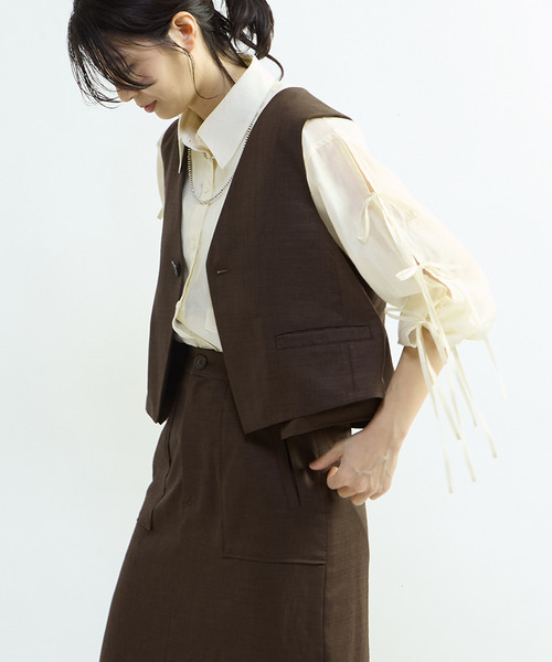 CONVERSE TOKYO(コンバーストウキョウ)の「【HL】LINEN LIKE SHORT VEST(ベスト・レディース・ブラウン/グレー・FREE)」の4枚目の写真