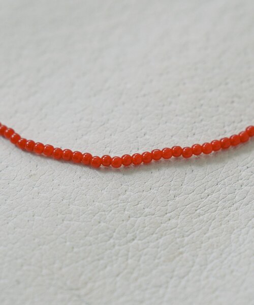 SHENERY(シーナリー)の「ガラスビーズネックレス2mm(ネックレス・レディース・レッド・FREE)」の6枚目の写真
