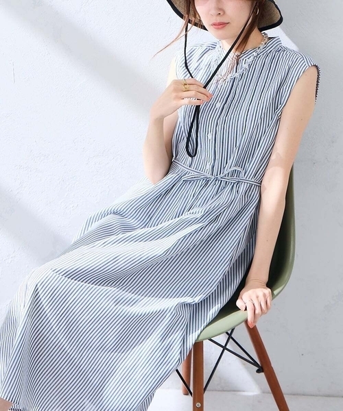 a.v.v(アーヴェヴェ)の「フレアシャツワンピース(ワンピース・レディース・ブラック/ネイビー・38/40)」の1枚目の写真