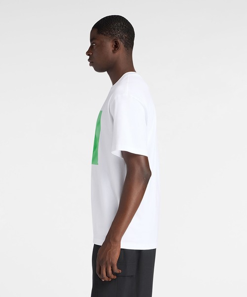 NEW BALANCE(ニューバランス)の「NB GREYフォトTシャツグリーン(Tシャツ/カットソー・メンズ・ホワイト・XX-LARGE/X-LARGE/LARGE/MEDIUM/SMALL)」の2枚目の写真