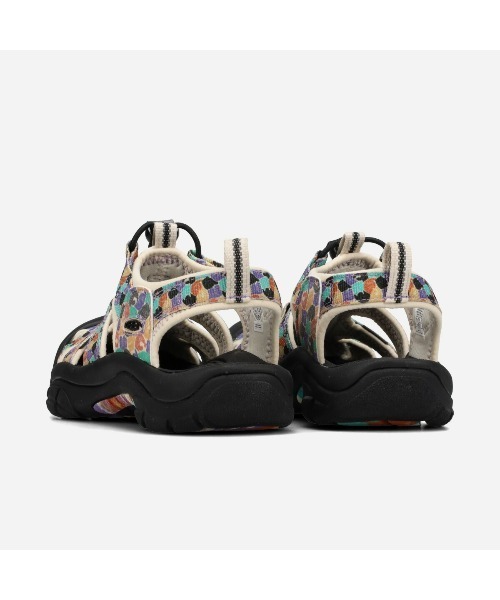 KEEN(キーン)の「KEEN WOMEN NEWPORT RETRO / キーン ウィメンズ ニューポート レトロ / 1032195(サンダル・レディース・マルチ・25.5cm/25cm/24.5cm/24cm/23.5cm/23cm/22.5cm)」の6枚目の写真