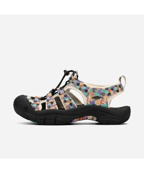 KEEN(キーン)の「KEEN WOMEN NEWPORT RETRO / キーン ウィメンズ ニューポート レトロ / 1032195(サンダル・レディース・マルチ・25.5cm/25cm/24.5cm/24cm/23.5cm/23cm/22.5cm)」の2枚目の写真