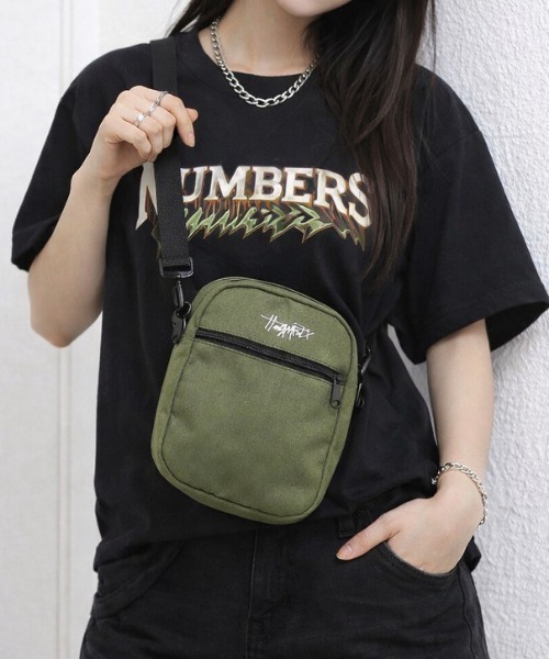 NANEA(ナネア)の「ロゴ刺しゅう ミニショルダーバッグ(ショルダーバッグ・レディース・グリーン/ブラック/パープル/レッド・フリー)」の8枚目の写真