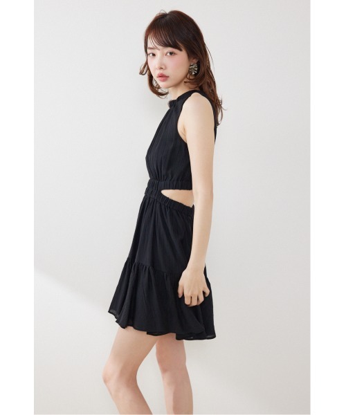 rienda（リエンダ）の「【女神ワンピース】ホルターネックギャザーミニフレアワンピース 夏服（ワンピース・レディース・アイボリー/ブラック/グレー系その他/マルチ/ホワイト系その他/ピンク・SMALL/MEDIUM）」の8枚目の写真