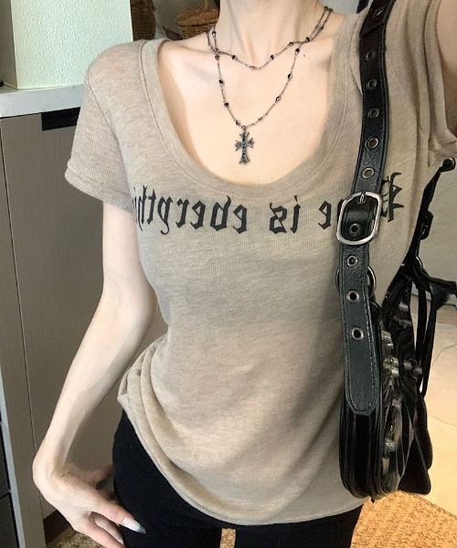 Ritzy(リッツィー)の「フィット感 U ネック T シャツ(Tシャツ/カットソー・レディース・カーキ・M)」の1枚目の写真
