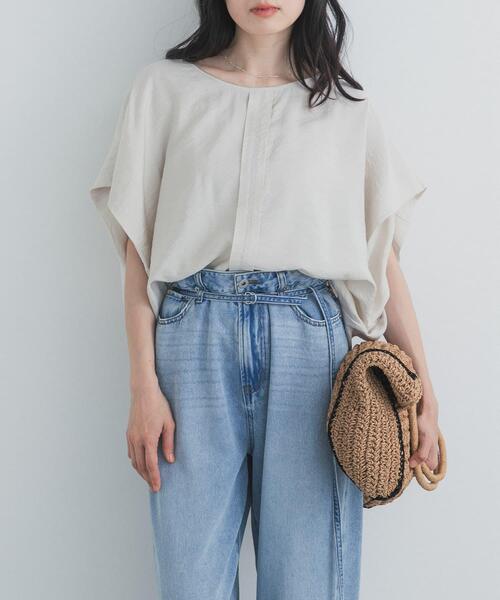 URBAN RESEARCH DOORS(アーバンリサーチドアーズ)の「センタータックコクーンブラウス(シャツ/ブラウス・レディース・パープル系その他/ベージュ系その他/ネイビー・FREE)」の4枚目の写真