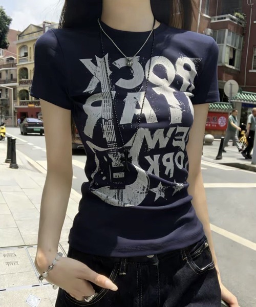 SHEPP（シープ）の「Y2K グラフィックロゴプリントピチTシャツ 半袖T（Tシャツ/カットソー・レディース・ブラック/ピンク/ホワイト/ネイビー・M/S）」の12枚目の写真