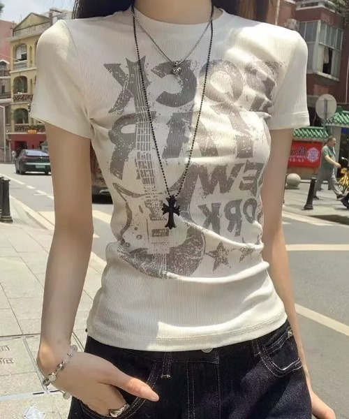 SHEPP（シープ）の「Y2K グラフィックロゴプリントピチTシャツ 半袖T（Tシャツ/カットソー・レディース・ブラック/ピンク/ホワイト/ネイビー・M/S）」の7枚目の写真