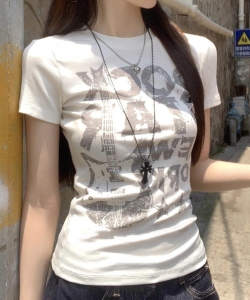 SHEPP（シープ）の「Y2K グラフィックロゴプリントピチTシャツ 半袖T（Tシャツ/カットソー・レディース・ブラック/ピンク/ホワイト/ネイビー・M/S）」の6枚目の写真