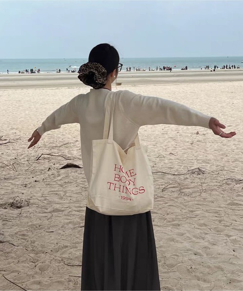 LA VORAGINE(ラ ヴォラジネ)の「ロゴプリント キャンバストートバッグ 大容量(トートバッグ・レディース・アイボリー/Red/ホワイト/ピンク・FREE)」の17枚目の写真