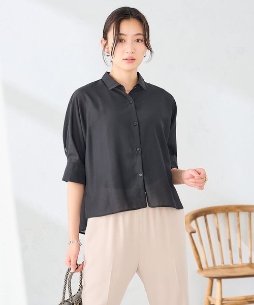 a.v.v（アーヴェヴェ）の「【接触冷感/イージーケア/洗える】クロップド丈セミシアーシャツ（シャツ/ブラウス・レディース・ブラック/ミント/アイボリー・40/38）」の3枚目の写真