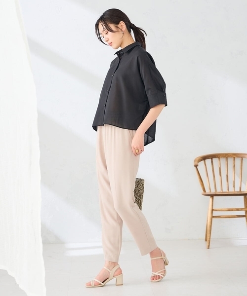 a.v.v（アーヴェヴェ）の「【接触冷感/イージーケア/洗える】クロップド丈セミシアーシャツ（シャツ/ブラウス・レディース・ブラック/ミント/アイボリー・40/38）」の22枚目の写真