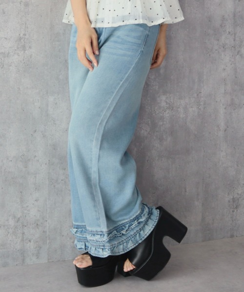 CECIL McBEE(セシルマクビー)の「裾フリルアンクルデニムパンツ(デニムパンツ・レディース・サックスブルー・61/64)」の1枚目の写真