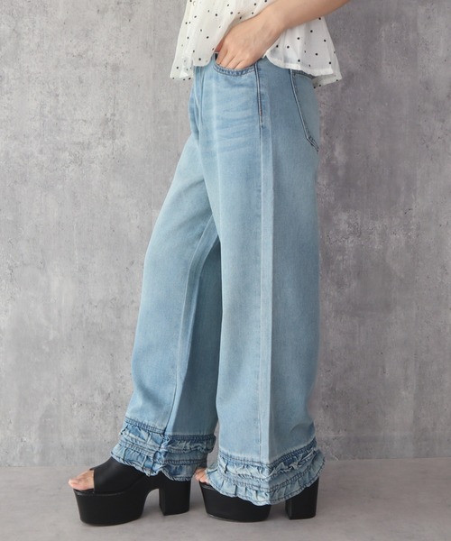 CECIL McBEE(セシルマクビー)の「裾フリルアンクルデニムパンツ(デニムパンツ・レディース・サックスブルー・61/64)」の3枚目の写真