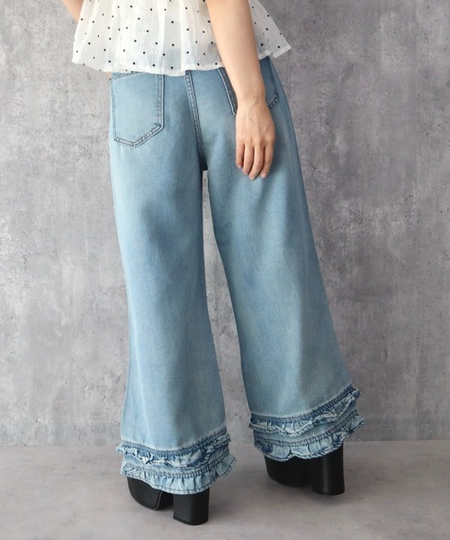 CECIL McBEE(セシルマクビー)の「裾フリルアンクルデニムパンツ(デニムパンツ・レディース・サックスブルー・61/64)」の4枚目の写真