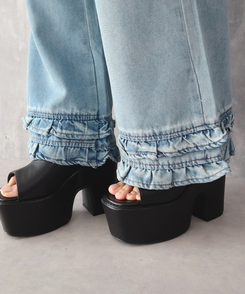 CECIL McBEE(セシルマクビー)の「裾フリルアンクルデニムパンツ(デニムパンツ・レディース・サックスブルー・61/64)」の10枚目の写真