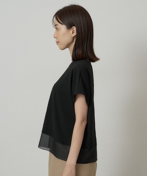 UNTITLED(アンタイトル)の「【重ね着でおしゃれ見え】裾シアードッキングプルオーバー(シャツ/ブラウス・レディース・アイボリー/ブラック・44/48/04/02/50/00)」の13枚目の写真