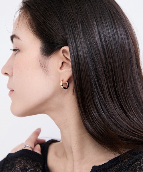 le cercle ADAM ET ROPE'（ルセルクルアダムエロペ）の「パイプサークルピアス（ピアス（両耳用）・レディース・ゴールド/シルバー・FREE）」の2枚目の写真