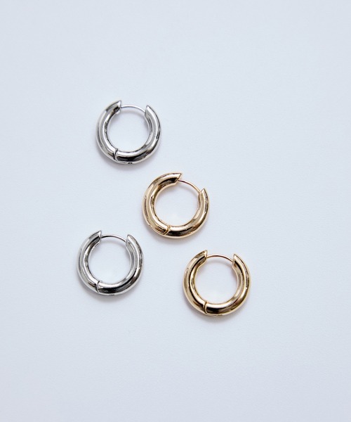 le cercle ADAM ET ROPE'（ルセルクルアダムエロペ）の「パイプサークルピアス（ピアス（両耳用）・レディース・ゴールド/シルバー・FREE）」の3枚目の写真