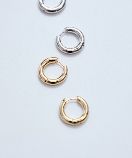 le cercle ADAM ET ROPE'（ルセルクルアダムエロペ）の「パイプサークルピアス（ピアス（両耳用）・レディース・ゴールド/シルバー・FREE）」の5枚目の写真