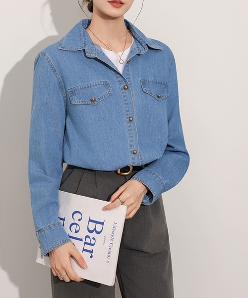 2ly2(トゥーリートゥー)の「デニムシャツ レディース 長袖 羽織り ゆったり カジュアル トップス(シャツ/ブラウス・レディース・ダークブルー/ライトブルー・FREE)」の8枚目の写真