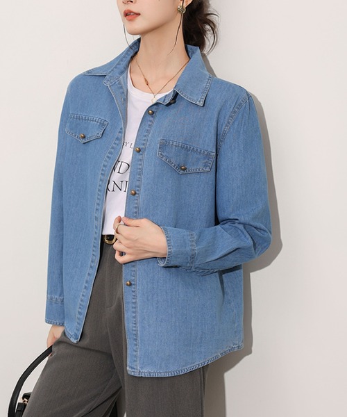 2ly2(トゥーリートゥー)の「デニムシャツ レディース 長袖 羽織り ゆったり カジュアル トップス(シャツ/ブラウス・レディース・ダークブルー/ライトブルー・FREE)」の7枚目の写真