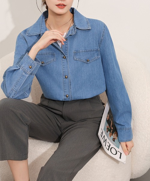 2ly2(トゥーリートゥー)の「デニムシャツ レディース 長袖 羽織り ゆったり カジュアル トップス(シャツ/ブラウス・レディース・ダークブルー/ライトブルー・FREE)」の6枚目の写真