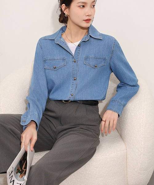 2ly2(トゥーリートゥー)の「デニムシャツ レディース 長袖 羽織り ゆったり カジュアル トップス(シャツ/ブラウス・レディース・ダークブルー/ライトブルー・FREE)」の5枚目の写真