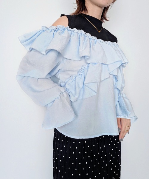 styiro（スタイロ）の「オープンショルダーラッフルフリルブラウス バイカラー配色 秋服 冬服（シャツ/ブラウス・レディース・サックスブルー/ホワイト・M）」の19枚目の写真