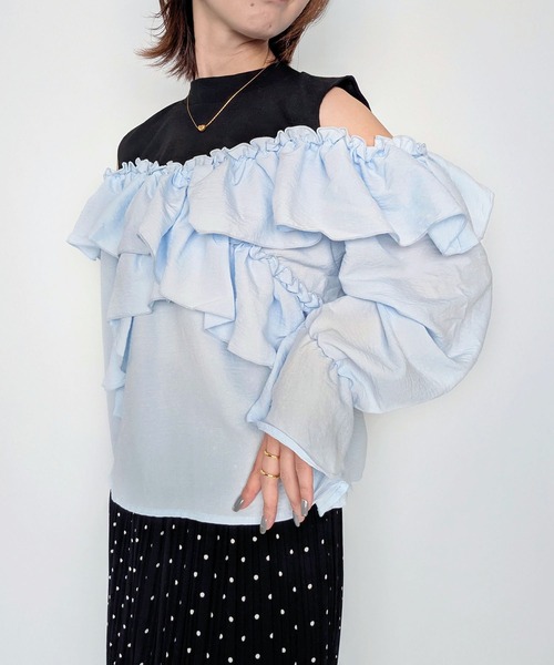 styiro（スタイロ）の「オープンショルダーラッフルフリルブラウス バイカラー配色 秋服 冬服（シャツ/ブラウス・レディース・サックスブルー/ホワイト・M）」の15枚目の写真