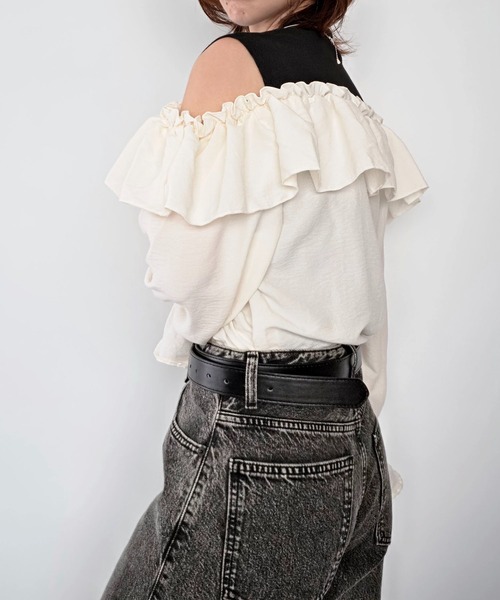 styiro（スタイロ）の「オープンショルダーラッフルフリルブラウス バイカラー配色 秋服 冬服（シャツ/ブラウス・レディース・サックスブルー/ホワイト・M）」の6枚目の写真