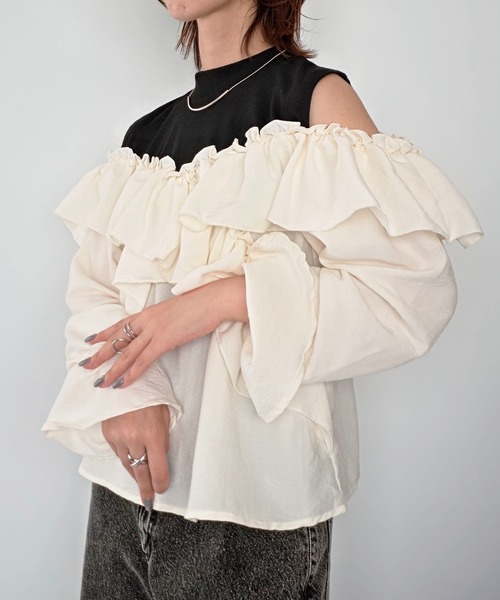 styiro（スタイロ）の「オープンショルダーラッフルフリルブラウス バイカラー配色 秋服 冬服（シャツ/ブラウス・レディース・サックスブルー/ホワイト・M）」の8枚目の写真