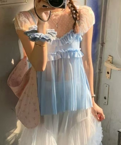 Achic(アシック)の「【2点セット】ドットチュールトップス×フリルキャミSET(Tシャツ/カットソー・レディース・ブルー・M)」の2枚目の写真