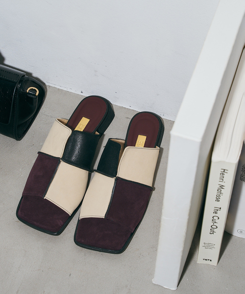 GRISE(グリーズ)の「《WEB+一部店舗限定》GRISEレザースクエアクロスシームミュールサンダル(サンダル・レディース・ボルドー/ブラック/ベージュ・SMALL/LARGE/MEDIUM/X-LARGE)」の3枚目の写真
