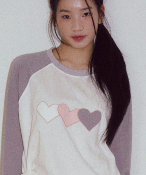 ROGIN N ROSIE(ロギンエンロージー)の「Heart Pointed Stripe Long Sleeve White(Tシャツ/カットソー・レディース・その他・FREE)」の1枚目の写真