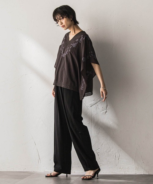 MAYSON GREY(メイソングレイ)の「レース刺繍ポンチョブラウス(シャツ/ブラウス・レディース・チャコールグレー/ホワイト・M)」の21枚目の写真