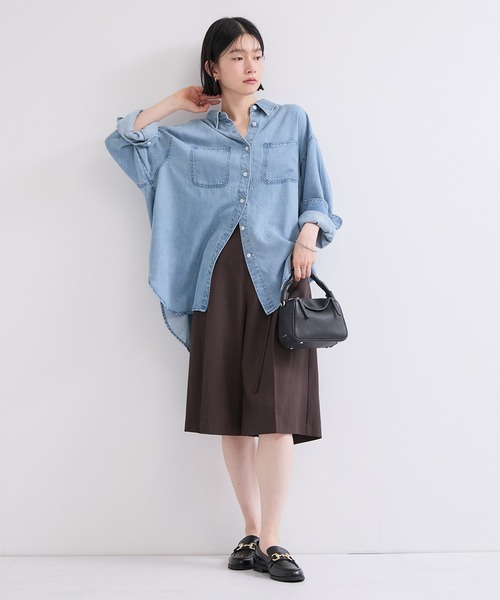 le cercle ADAM ET ROPE'（ルセルクルアダムエロペ）の「テンセルツイルデニムシャツ/セットアップ対応（シャツ/ブラウス・レディース・ブルー/サックスブルー・FREE）」の8枚目の写真