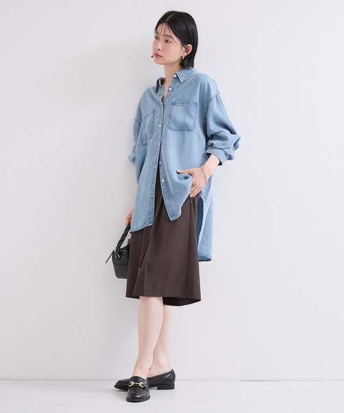 le cercle ADAM ET ROPE'（ルセルクルアダムエロペ）の「テンセルツイルデニムシャツ/セットアップ対応（シャツ/ブラウス・レディース・ブルー/サックスブルー・FREE）」の9枚目の写真
