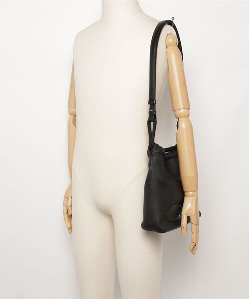 Maison Margiela（メゾンマルジェラ）の「Maison Margiela / メゾン マルジェラ：SOFT 5AC DRAWSTRING BAG SMALL：SB1WG0044-P4746[RIP]（ショルダーバッグ・メンズ・ブラック・FREE）」の5枚目の写真
