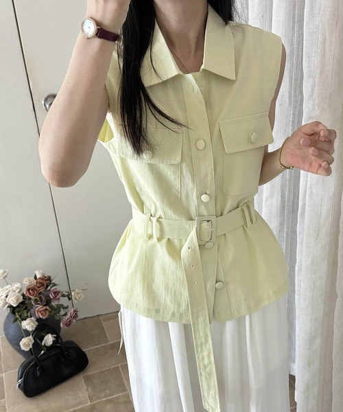 Girly Doll(ガーリードール)の「ノースリーブベルト付きシャツ(シャツ/ブラウス・レディース・ベージュ/ブルー/ネイビー/イエロー/ホワイト・FREE)」の2枚目の写真