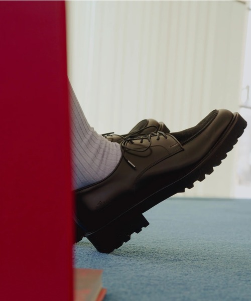The Kenford Fineshoes(ケンフォードファインシューズ)の「NEW CLASSIC U MOC BLACK BLACK SUEDE(ローファー・メンズ・ブラック・27/26.5/26/25.5)」の2枚目の写真