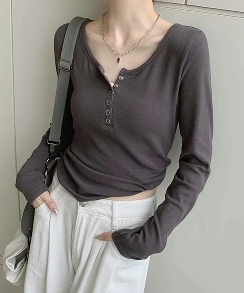 Songe(ソンジュ)の「ヘンリーネック長袖リブトップス(Tシャツ/カットソー・レディース・ブラック/グレー/ホワイト/チャコールグレー・L/M)」の3枚目の写真