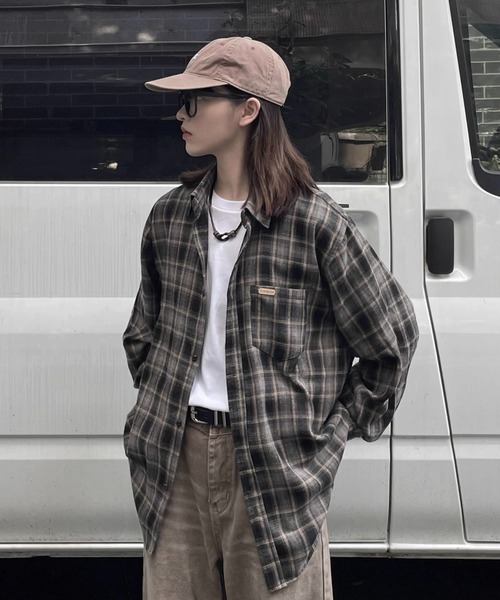 Teem Store(チームストア)の「【UNISEX】オンブレチェック柄オーバーサイズネルシャツ(シャツ/ブラウス・レディース・グレー/ブラウン・M)」の1枚目の写真