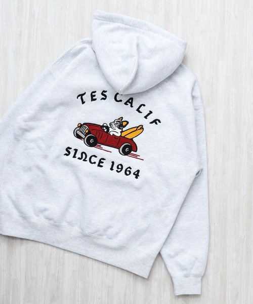 The Endless Summer(エンドレスサマー)の「TES 50S CAR CLUB EMB BIG SWEAT PARKA / スウェットパーカー(パーカー・メンズ・グレー/ブラウン/ブラック・SMALL/MEDIUM/LARGE/X-LARGE)」の1枚目の写真