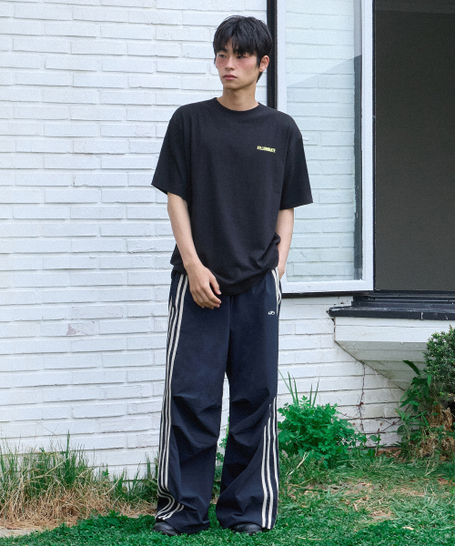 F.ILLUMINATE(フィルミネイト)の「ナイロンツーピンタックトラックパンツ-ネイビー(スウェットパンツ・レディース・その他・X-SMALL/LARGE/MEDIUM/SMALL)」の4枚目の写真