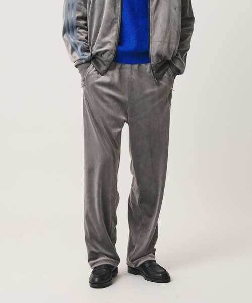 adidas Originals(アディダスオリジナルス)の「【別注】<adidas Originals>ベロア トラック パンツ(その他パンツ・メンズ・ダークグレー・M/L/XL/S)」の3枚目の写真